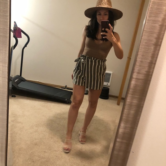 Privacy please XS olive striped tie skort skirt - Picture 5 of 6